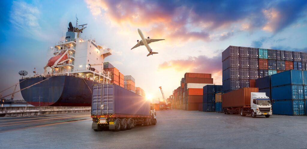 Lkw und Schiff im Hafen | Digitalisierung Hafen